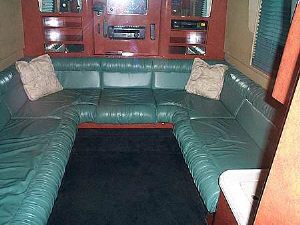 NewPrevost10.jpg (23107 bytes)