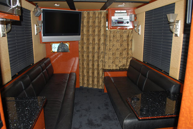 Prevost5new3.jpg (21070 bytes)