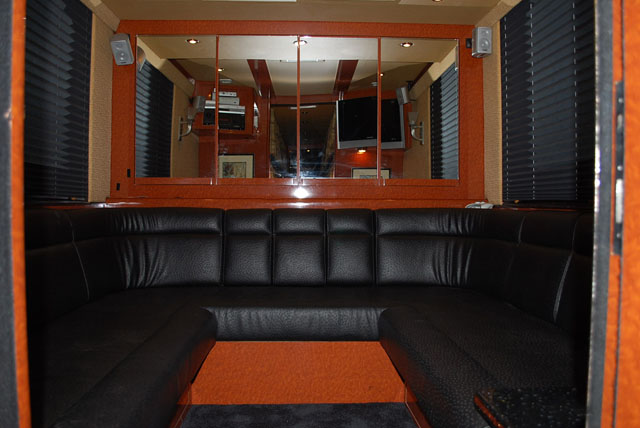 Prevost5new3.jpg (21070 bytes)