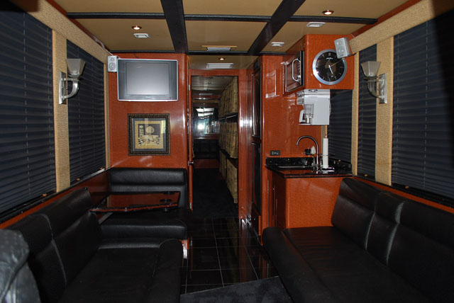 Prevost5new3.jpg (21070 bytes)