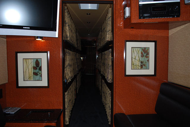 Prevost5new3.jpg (21070 bytes)