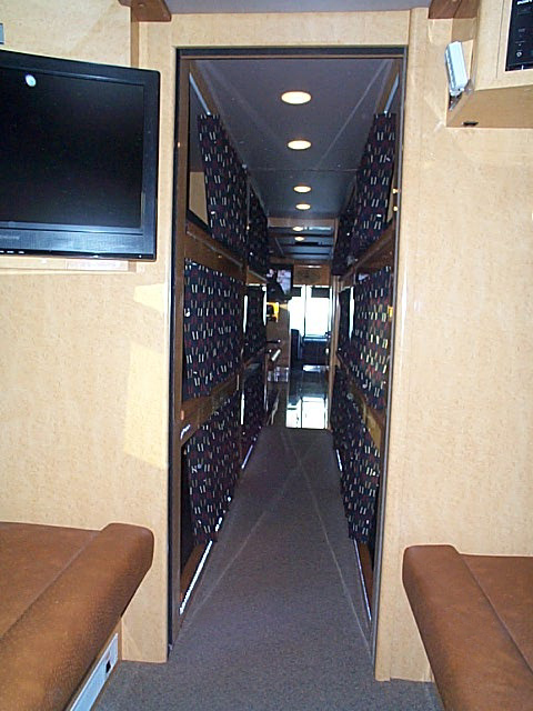 Prevost5new3.jpg (21070 bytes)