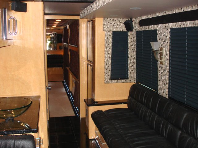 Prevost5new3.jpg (21070 bytes)