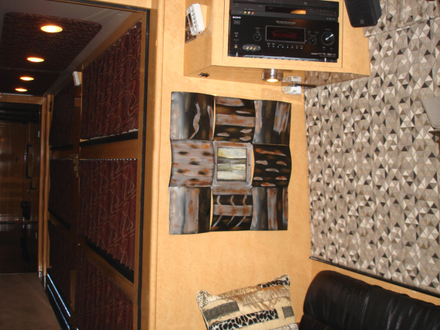 Prevost5new3.jpg (21070 bytes)