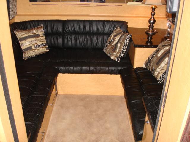Prevost5new3.jpg (21070 bytes)