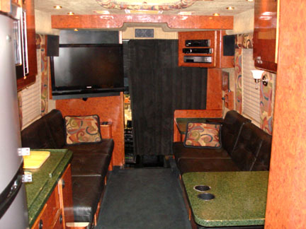 Prevost6c.jpg (30329 bytes)
