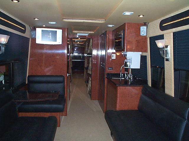 Prevost5new3.jpg (21070 bytes)