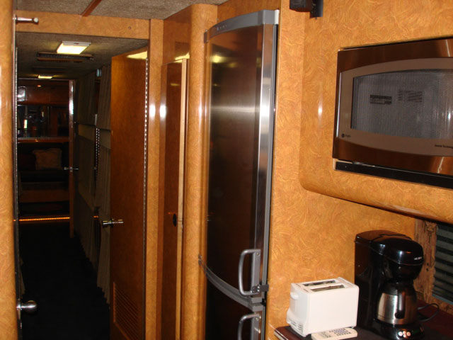 VanHool5b.jpg (39308 bytes)
