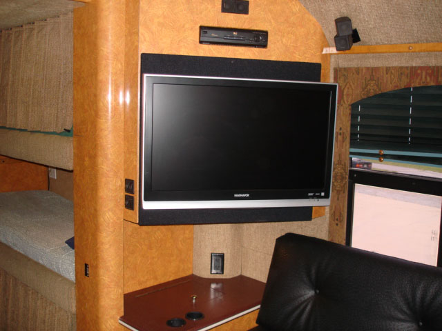 VanHool5c.jpg (46768 bytes)