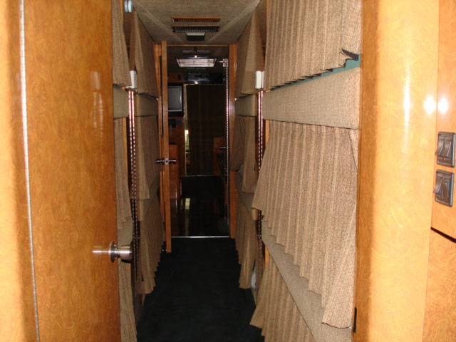 VanHool5c.jpg (46768 bytes)