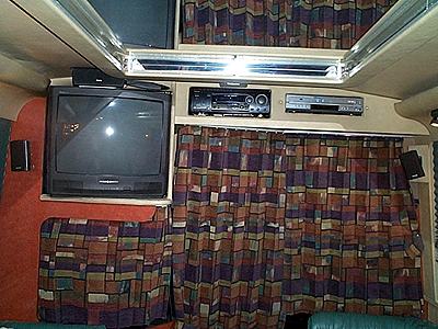 p2frontstereos.jpg (35428 bytes)