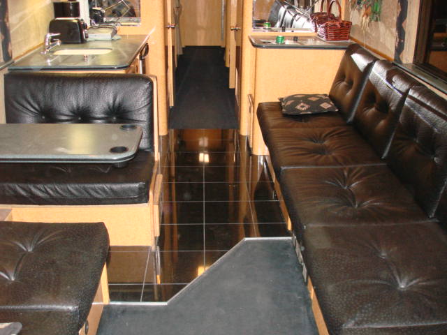 Prevost4intB.jpg (43817 bytes)