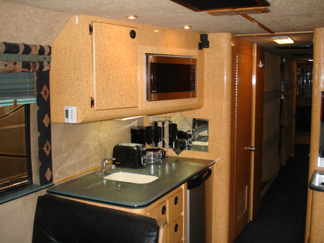 Prevost4intD.jpg (31685 bytes)
