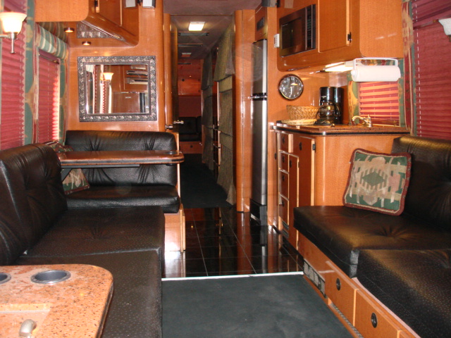 Prevost5new2.jpg (24186 bytes)