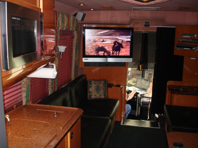 Prevost5new4.jpg (20406 bytes)