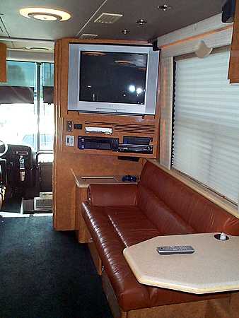 Prevost7c.jpg (33153 bytes)